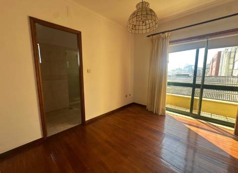 T4 Duplex c/ Terraço em 1ª Linha de Mar na Póvoa de Varzim