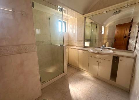 T4 Duplex c/ Terraço em 1ª Linha de Mar na Póvoa de Varzim