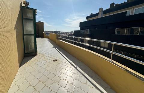 T4 Duplex c/ Terraço em 1ª Linha de Mar na Póvoa de Varzim