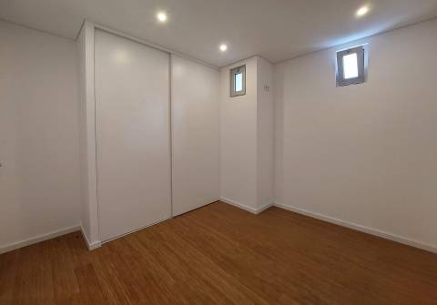 T2 + 1 c/ Terraço a 50m da Praia na Póvoa de Varzim