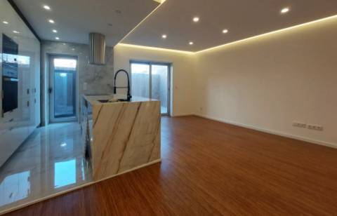 T2 + 1 c/ Terraço a 50m da Praia na Póvoa de Varzim