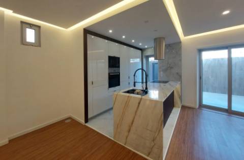 T2 + 1 c/ Terraço a 50m da Praia na Póvoa de Varzim