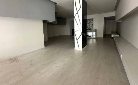 Loja para Comércio no Centro de Vila do Conde
