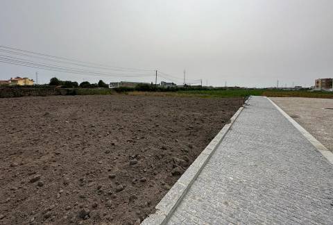 Lote com 374 m2 na Póvoa de Varzim