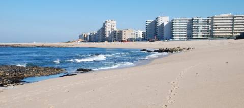 T1 c/ Terraço no Último Piso Junto à Praia na Póvoa de Varzim