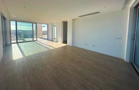 Penthouse T3 Nova em 1ª Linha de Mar em Vila do Conde