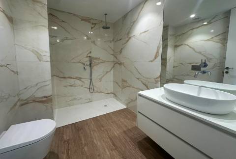 Penthouse T3 Nova em 1ª Linha de Mar em Vila do Conde