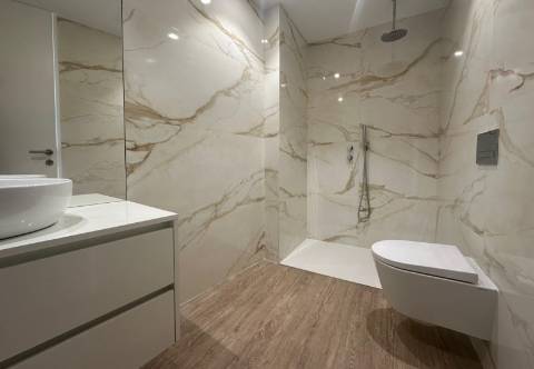 Penthouse T3 Nova em 1ª Linha de Mar em Vila do Conde