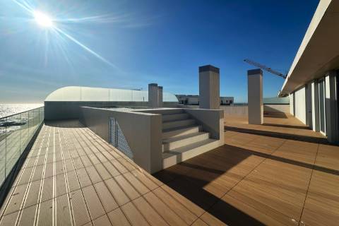 Penthouse T3 Nova em 1ª Linha de Mar em Vila do Conde