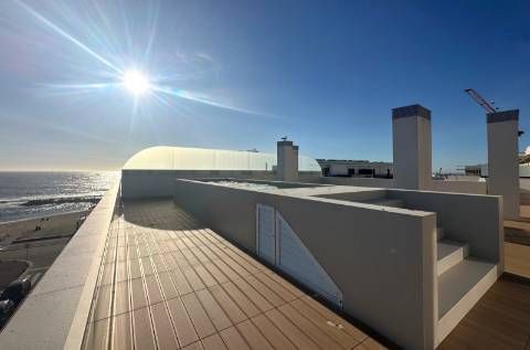 Penthouse T3 Nova em 1ª Linha de Mar em Vila do Conde