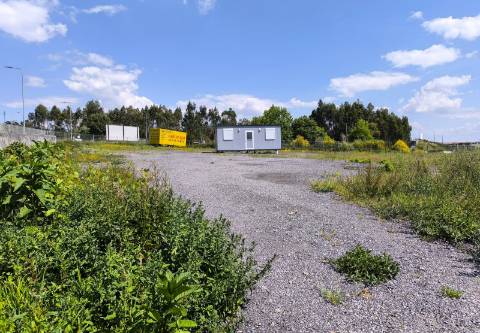 Terreno com 2.406 m² em Touguinhó Vila do Conde