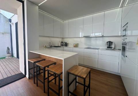 Moradia T4 Junto à Praia em Aver-o-Mar na Póvoa de Varzim
