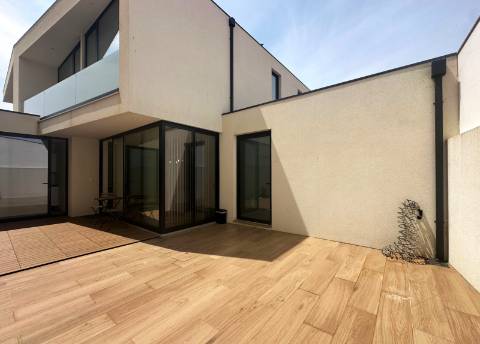 Moradia T4 Junto à Praia em Aver-o-Mar na Póvoa de Varzim
