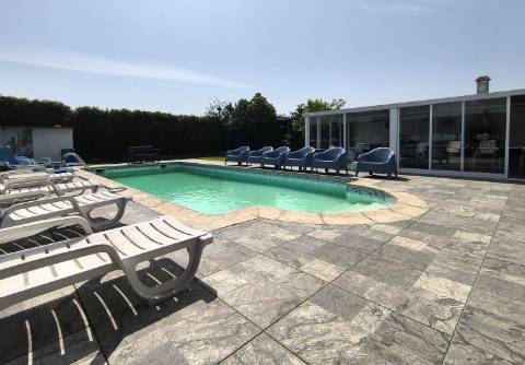 Moradia c/ Espaço Comercial e Alojamento Local em Rio Mau Vila do Conde
