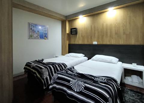 Moradia c/ Espaço Comercial e Alojamento Local em Rio Mau Vila do Conde
