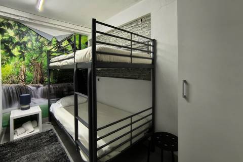 Moradia c/ Espaço Comercial e Alojamento Local em Rio Mau Vila do Conde
