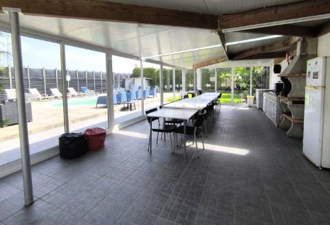 Moradia c/ Espaço Comercial e Alojamento Local em Rio Mau Vila do Conde
