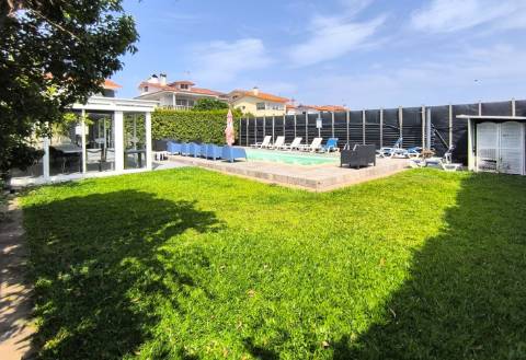 Moradia c/ Espaço Comercial e Alojamento Local em Rio Mau Vila do Conde
