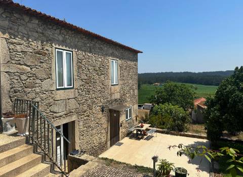 Moradia T3 Rústica em Terroso Póvoa de Varzim