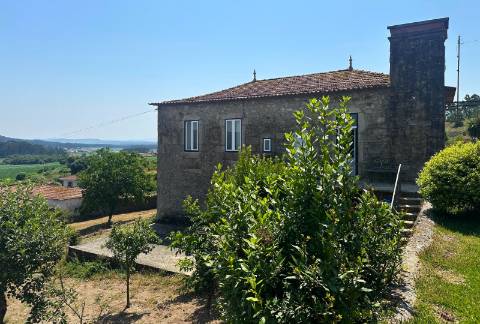 Moradia T3 Rústica em Terroso Póvoa de Varzim