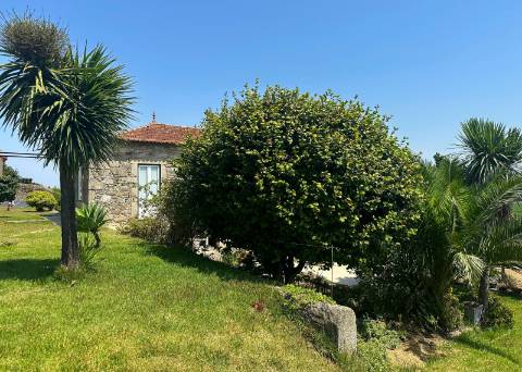 Moradia T3 Rústica em Terroso Póvoa de Varzim