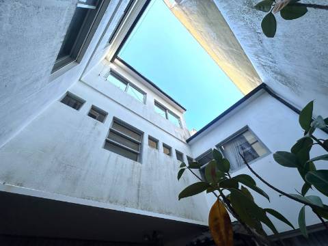 Moradia com Traça de Arquiteto no Coração da Póvoa de Varzim