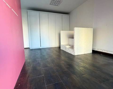 Loja com 60m2 Próxima ao Centro na Póvoa de Varzim