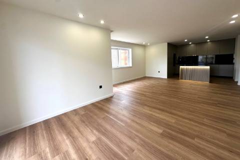 T3 Totalmente Remodelado no Centro da Póvoa de Varzim