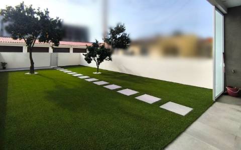 T2+1 Totalmente Remodelado c/ Jardim no Centro da Póvoa de Varzim