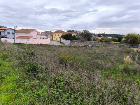 Lote para construção c/ 1304 m2 em Beiriz na Póvoa de Varzim
