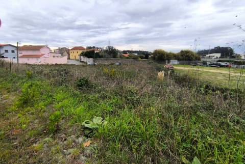 Lote para construção c/ 1304 m2 em Beiriz na Póvoa de Varzim
