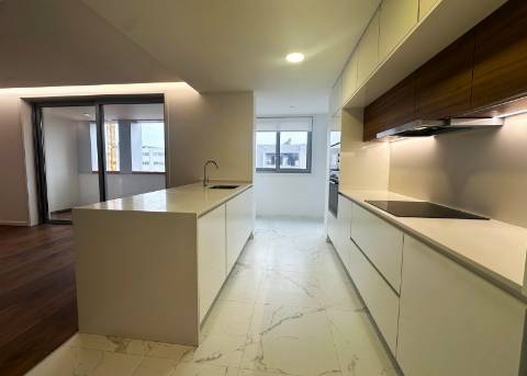 T3 Seminovo para Arrendamento na Póvoa de Varzim
