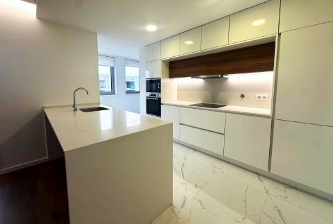 T3 Seminovo para Arrendamento na Póvoa de Varzim
