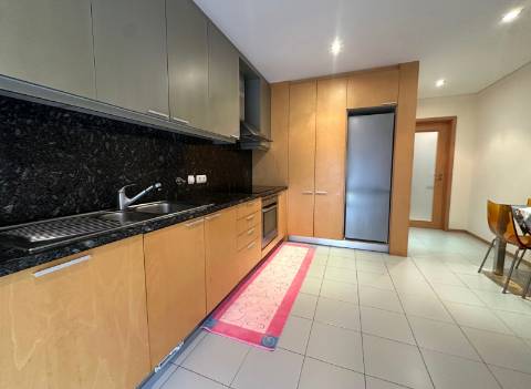 T3 em Condomínio Fechado c/ Piscina na Póvoa de Varzim