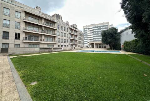 T3 em Condomínio Fechado c/ Piscina na Póvoa de Varzim