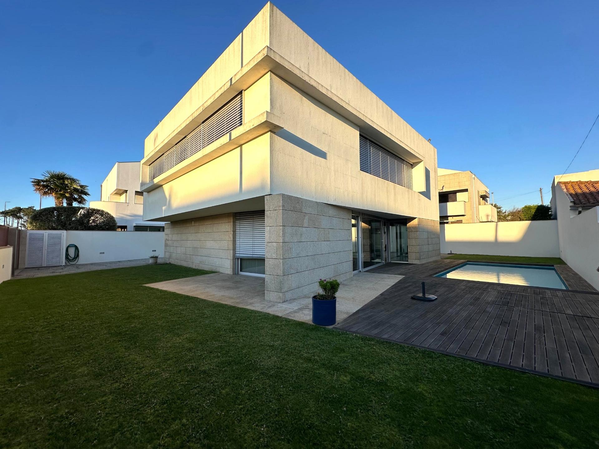 Moradia T4 com Piscina em Esposende