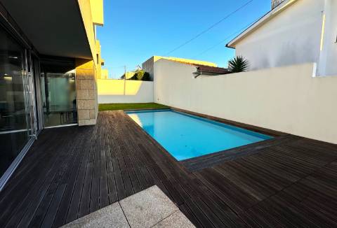Moradia T4 com Piscina em Esposende