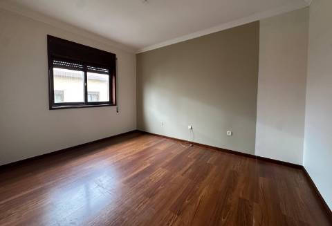 Prédio em 2ª Linha de Mar em Vila do Aver-O-Mar na Póvoa de Varzim