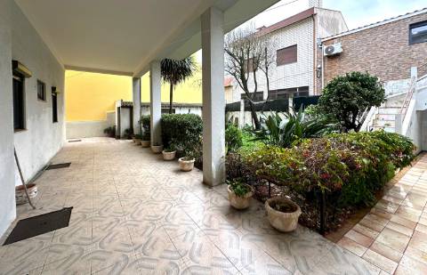 Moradia T5 em 2ª Linha de Mar em Vila do Aver-O-Mar na Póvoa de Varzim