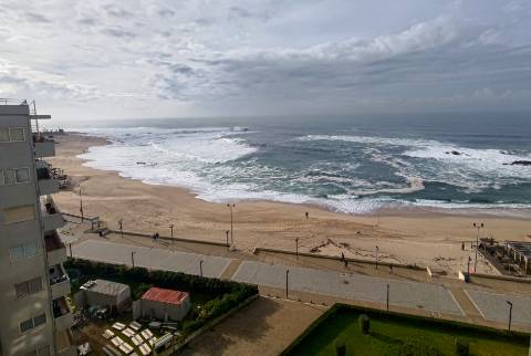 T2+1 para Arrendamento Anual na 1ª Linha de Mar da Póvoa de Varzim