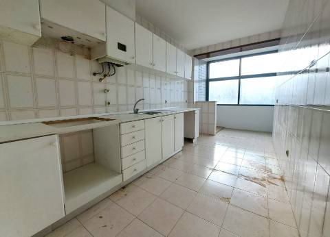 T2+1 para Arrendamento Anual na 1ª Linha de Mar da Póvoa de Varzim