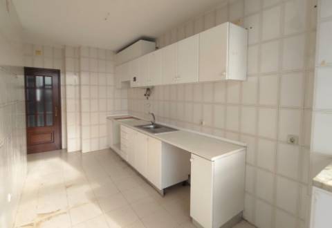 T2+1 para Arrendamento Anual na 1ª Linha de Mar da Póvoa de Varzim