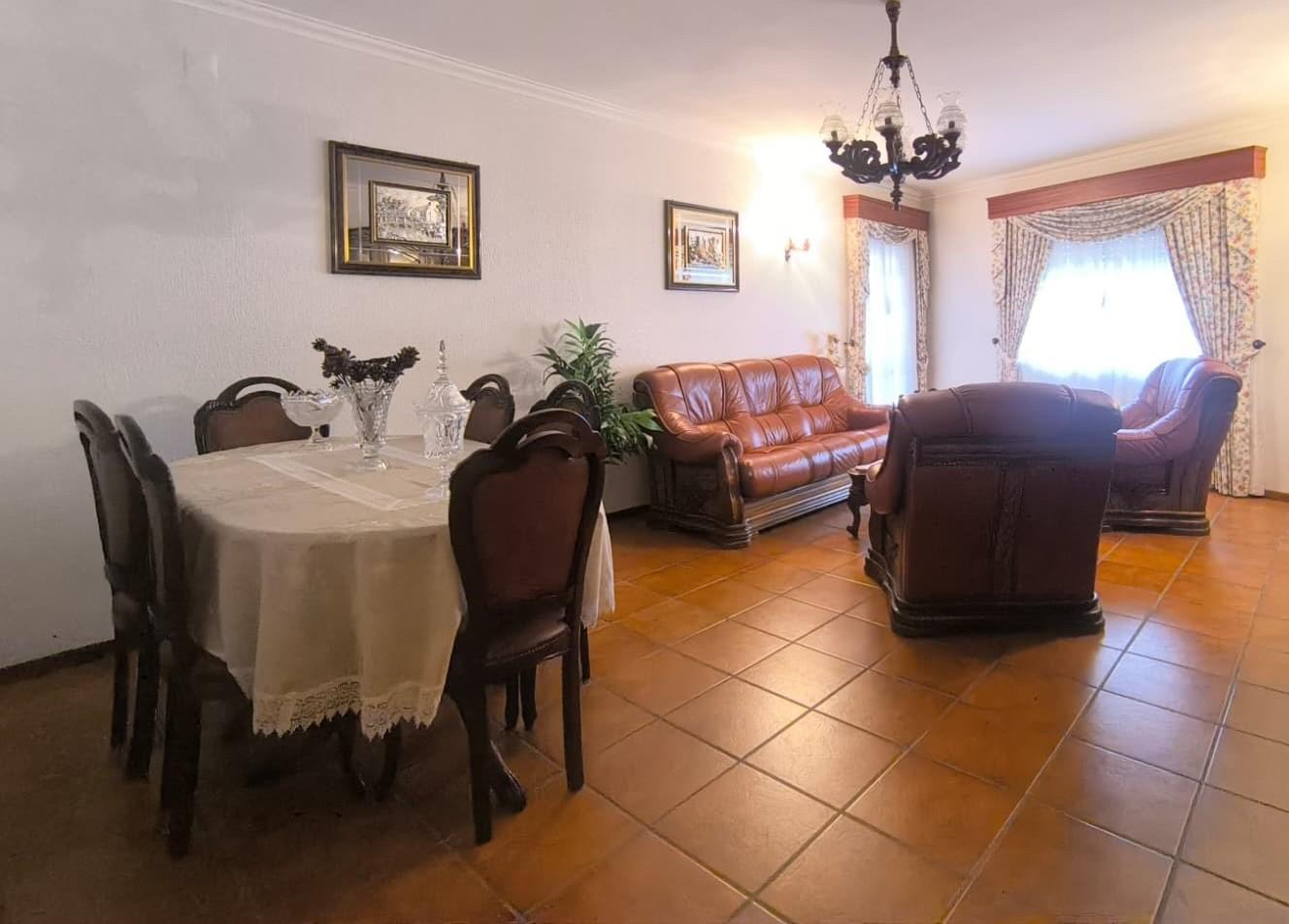 Apartamento T2 em prédio na 1ª Linha de Mar