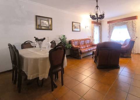 Apartamento T2 em prédio na 1ª Linha de Mar