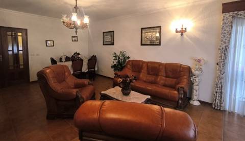 Apartamento T2 em prédio na 1ª Linha de Mar