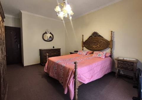 Apartamento T2 em prédio na 1ª Linha de Mar