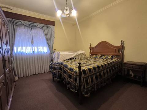 Apartamento T2 em prédio na 1ª Linha de Mar