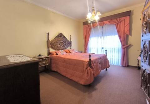 Apartamento T2 em prédio na 1ª Linha de Mar