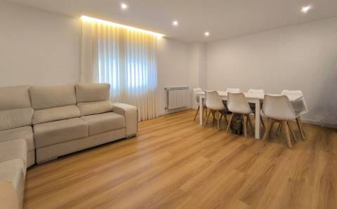 Apartamento T4 com Terraço na Póvoa de Varzim
