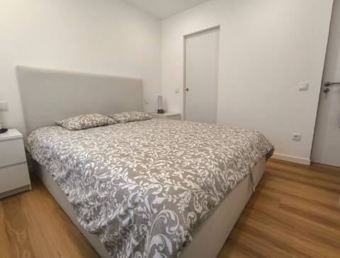 Apartamento T4 com Terraço na Póvoa de Varzim
